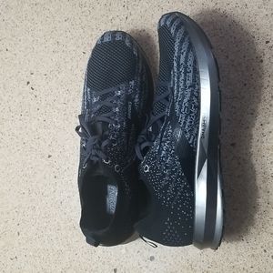 Mens Brooks Levitate 3 running shoes